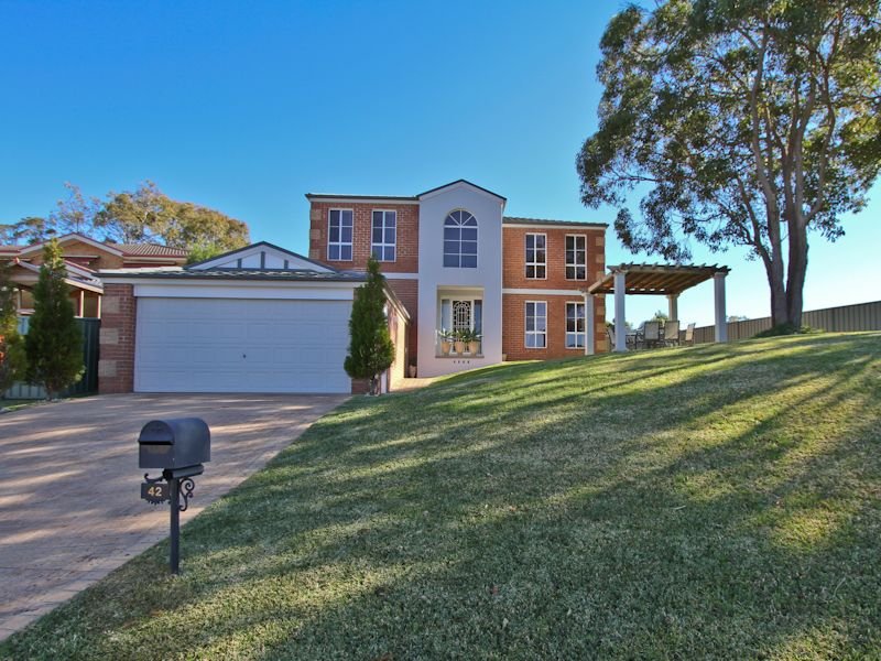 42 Robertson Road, Valentine, NSW 2280