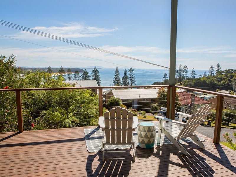 18 High Street, Black Head, NSW 2430
