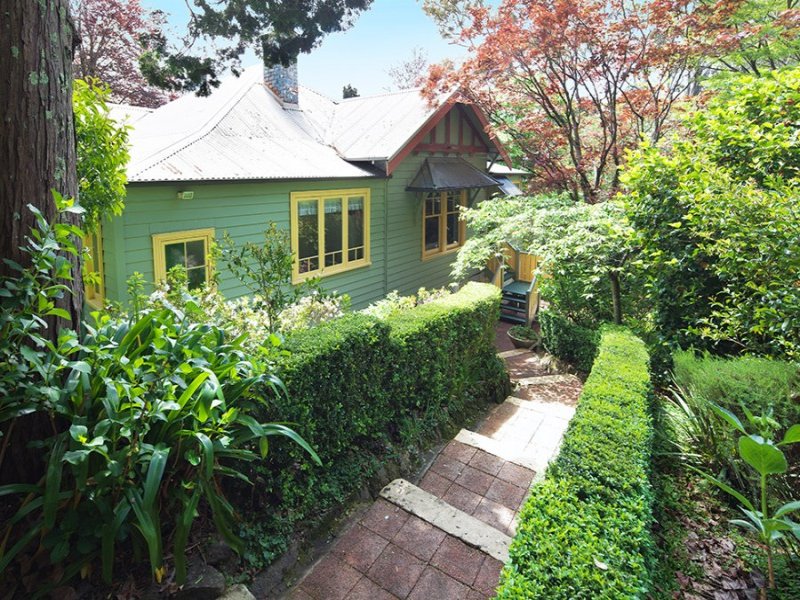 919 Henderson Road, Wentworth Falls, NSW 2782