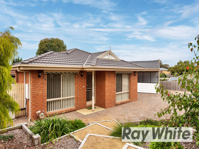 28 John St, Langwarrin, Vic 3910 Property Details