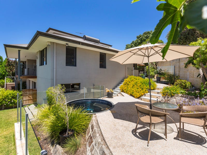 17 Castle Road, Woodlands, WA 6018