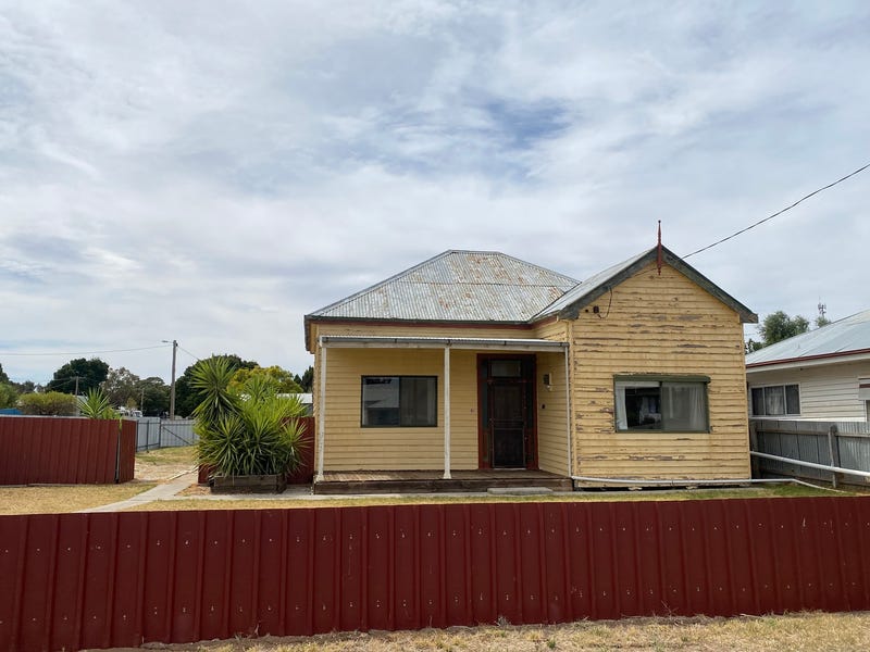 57 Molyneaux Street, Warracknabeal, Vic 3393 Property Details