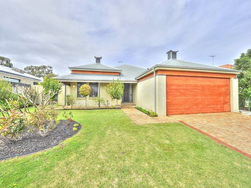 8 Otago Pass, Meadow Springs, WA 6210