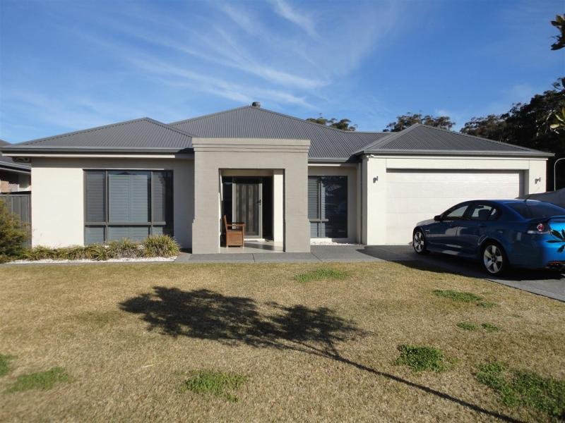 7 Bitou Way, Fern Bay, NSW 2295