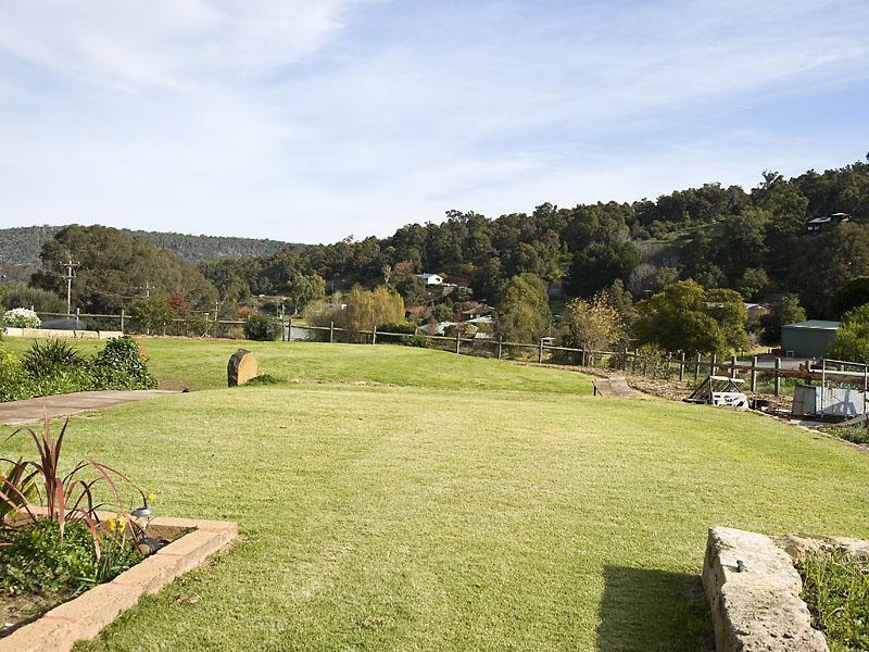 679 Brookton Highway, Roleystone, WA 6111