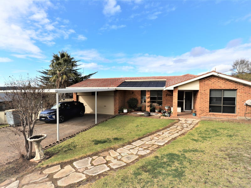17 Donaldson Street, Cootamundra, NSW 2590 House for Sale