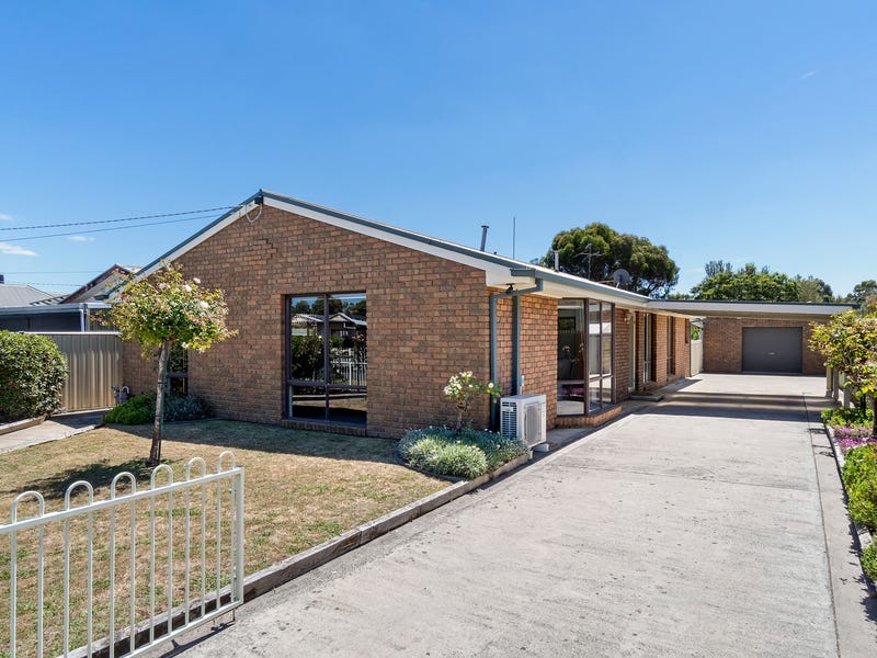19 Hill Street, Colac, Vic 3250 House for Sale