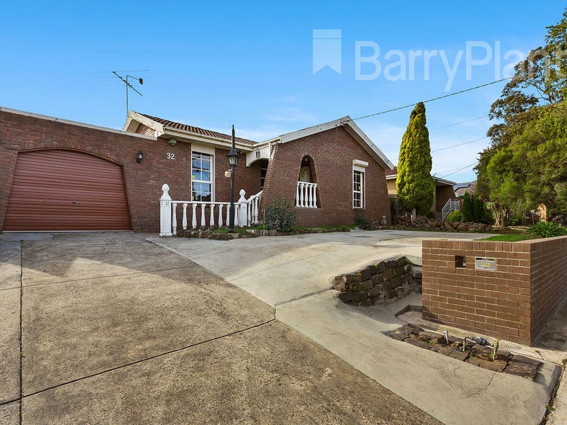 32 Rembrandt Drive, Wheelers Hill, VIC 3150