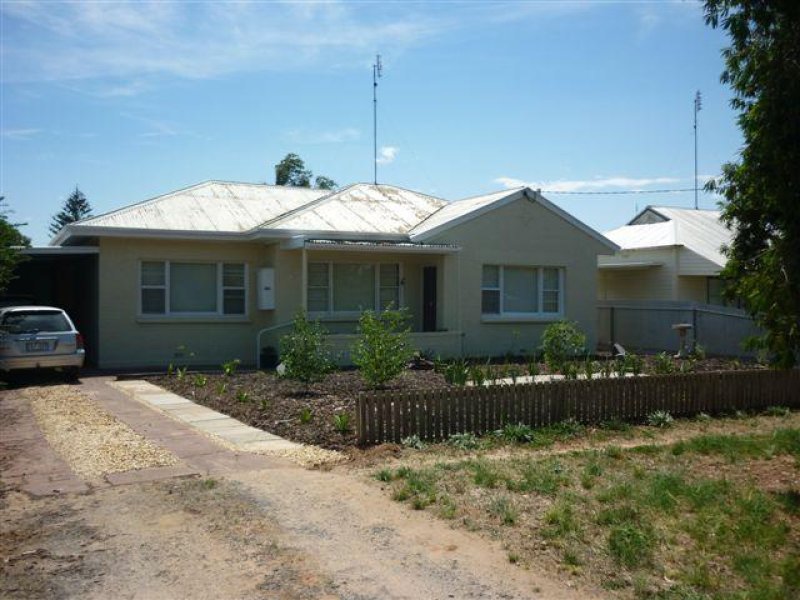 30 Gardiner Street, Warracknabeal, VIC 3393