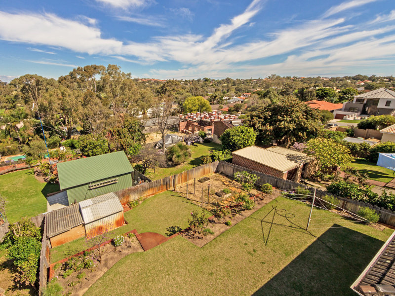 9 Camden Street, Wembley Downs, WA 6019