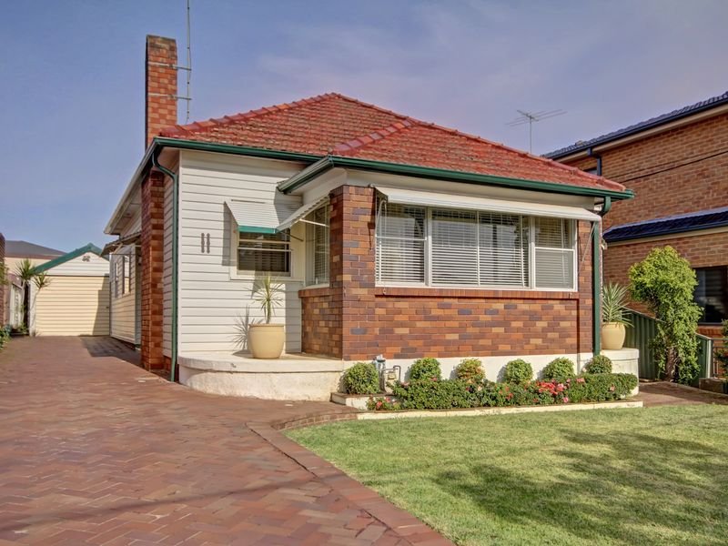 11 Barnards Avenue, Hurstville, NSW 2220 - realestate.com.au