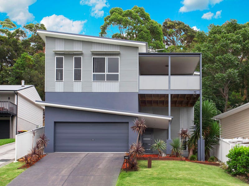 42 The Crescent, Helensburgh, NSW 2508