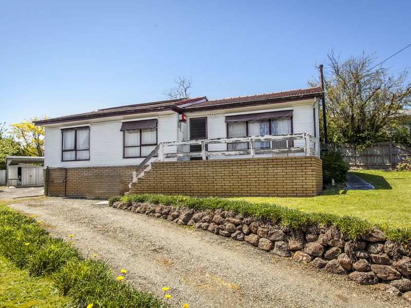 14 Carawa Street, Mooroolbark, VIC 3138 - realestate.com.au