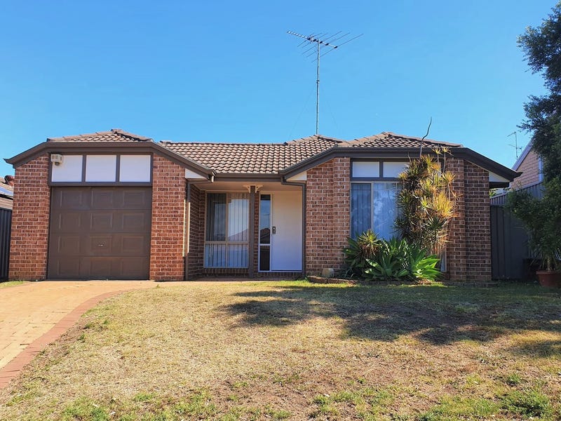 5 Lacy Place, Mount Annan, NSW 2567