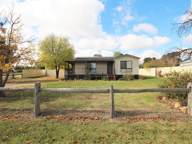 36 Dry Street, Boorowa, NSW 2586