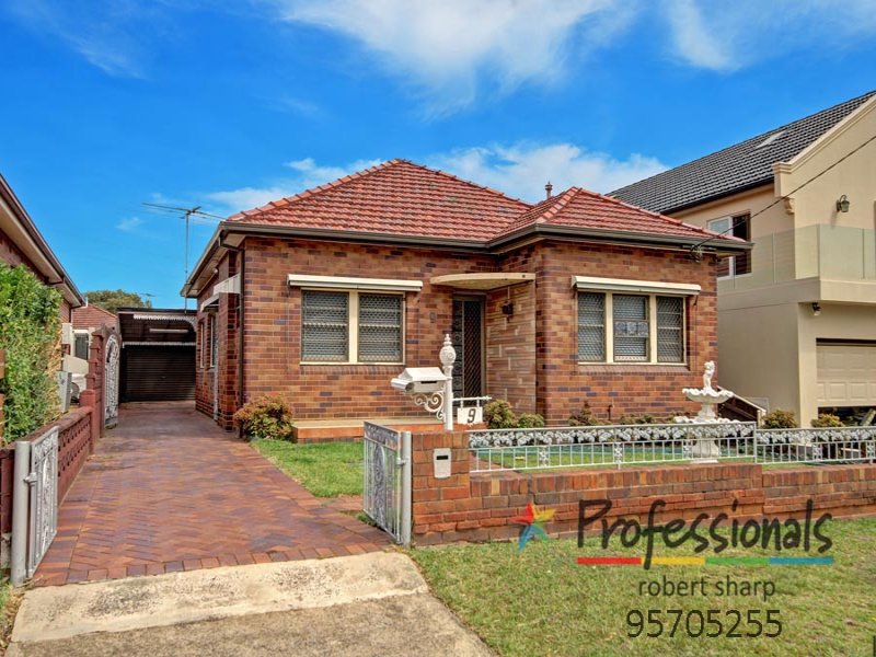 9 Moreton Avenue, Kingsgrove, NSW 2208 Property Details