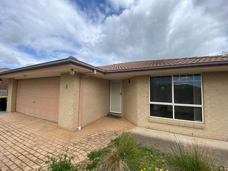 8 Place, Hillside, VIC 3037
