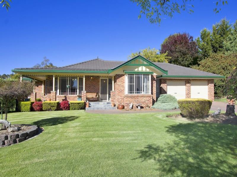 72 The Avenue, Armidale, NSW 2350 Property Details