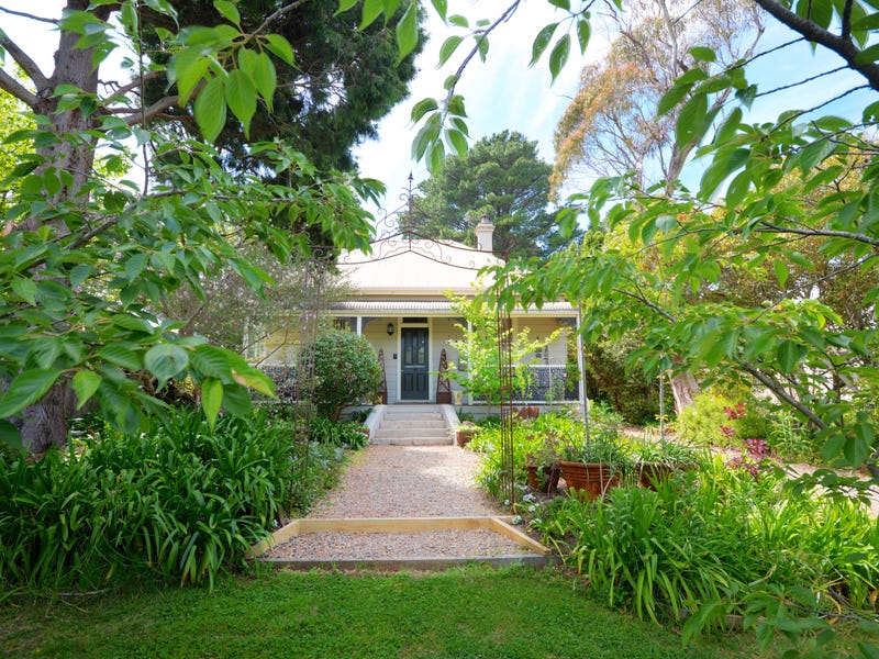 4 Blackheath Street, Leura, NSW 2780 Property Details