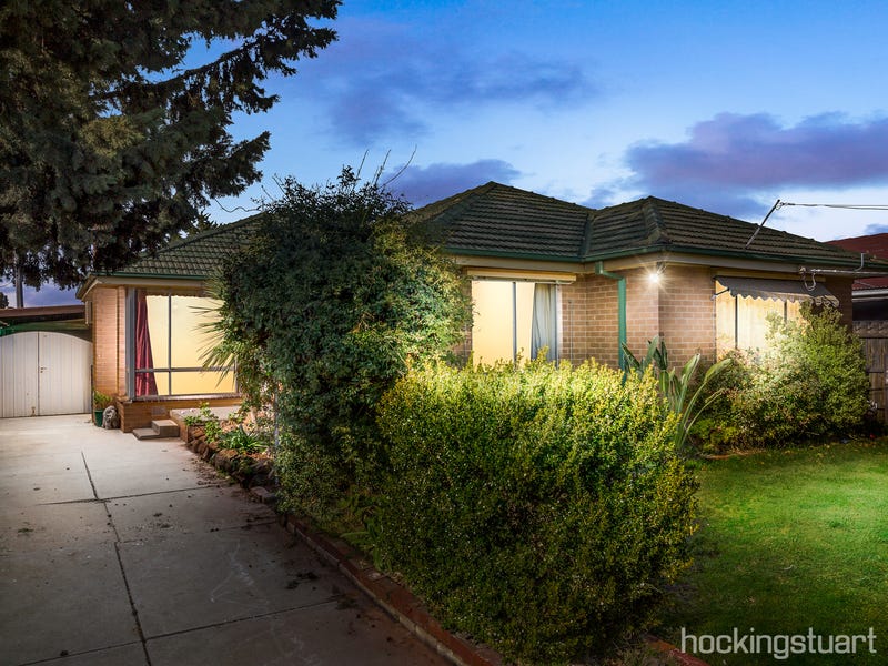 11 Blackwood Drive, Melton South, VIC 3338