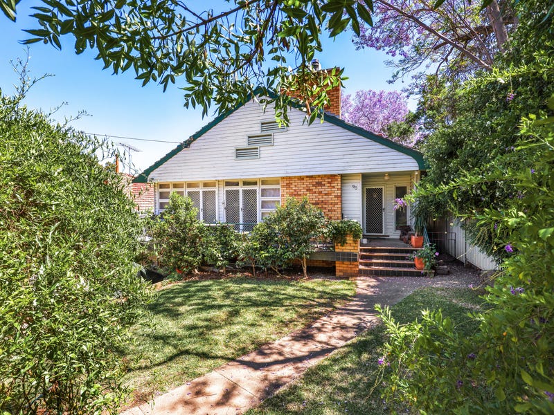 90 White Street, Tamworth, NSW 2340 Property Details