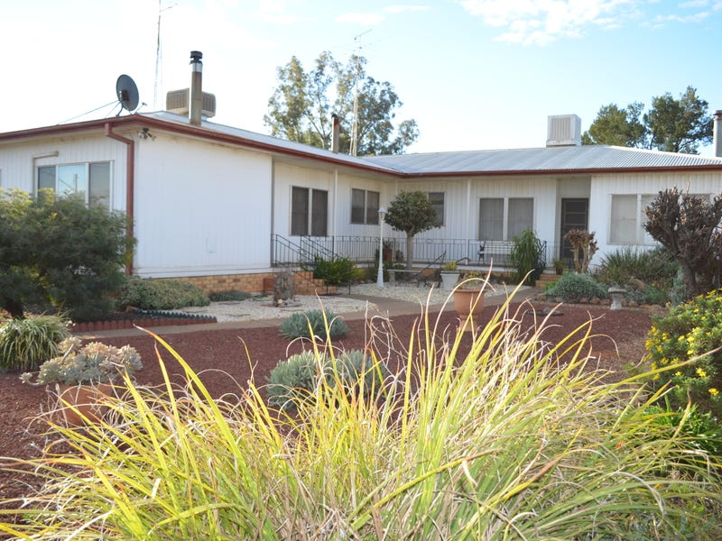 24 Bygoo Street, Ardlethan, NSW 2665 Property Details