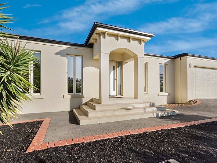 6 Rosemary Court, Golden Square, VIC 3555