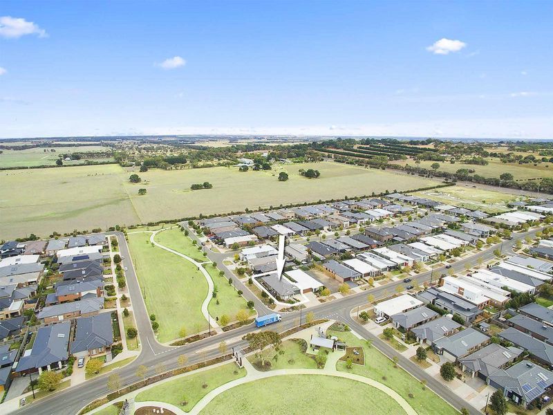 44 Coastside Drive, Armstrong Creek, Vic 3217 House for Sale