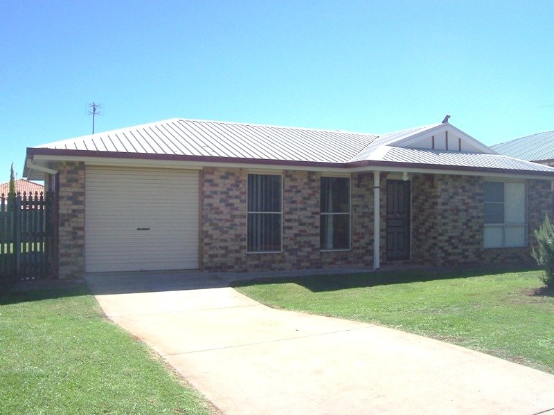 9 Gouldson Drive, Kearneys Spring, Qld 4350