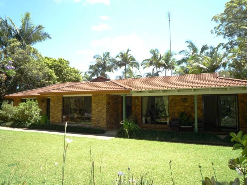 272 Peachester Road, Beerwah, QLD 4519