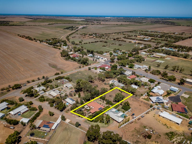 7 Logue Court, Walkaway, WA 6528 - realestate.com.au