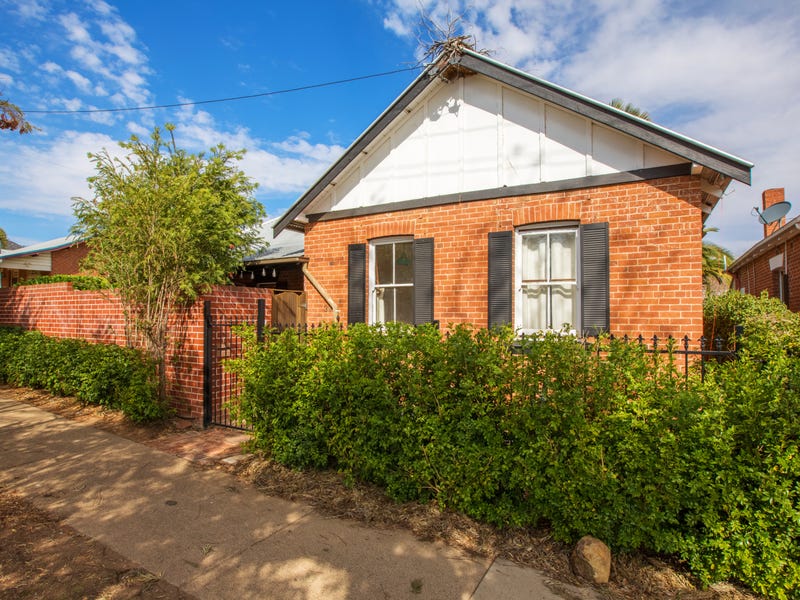 39 Bourke Street, Tamworth, NSW 2340 Property Details