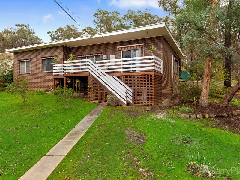 18 Burns Street, Spring Gully, VIC 3550