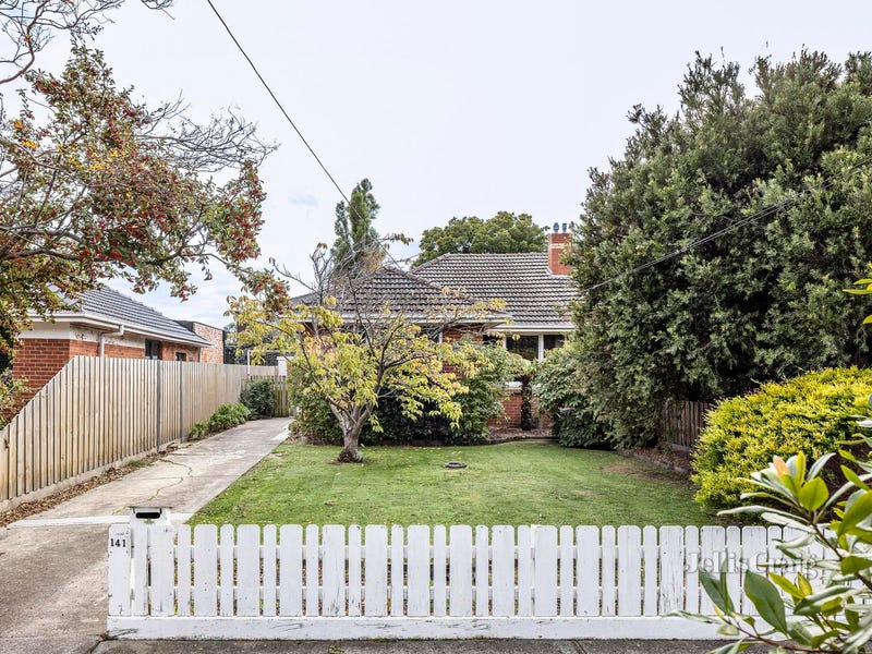 141 Oakleigh Road, Carnegie, Vic 3163 - Property Details