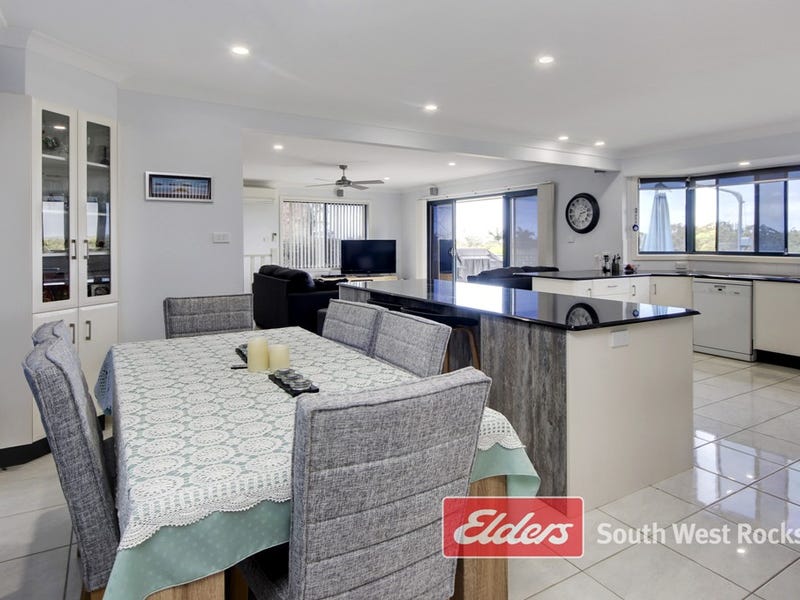 11 Dolphin Cres, South West Rocks, NSW 2431