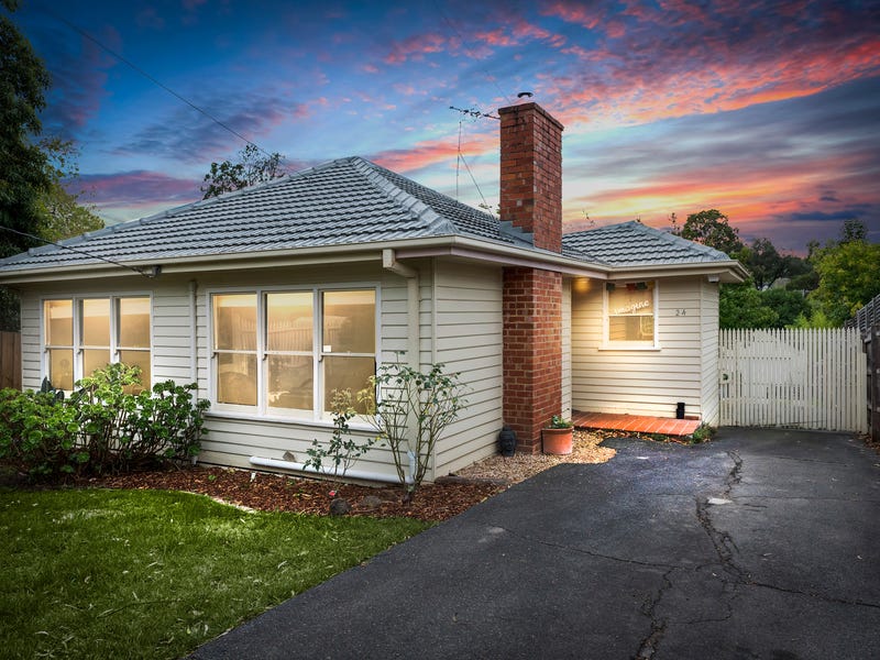 24 Evelyn Road, Ringwood North, VIC 3134