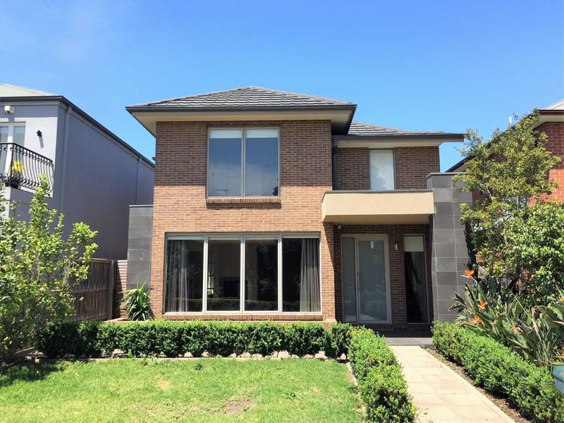 15 Oberon Way, Newport, VIC 3015