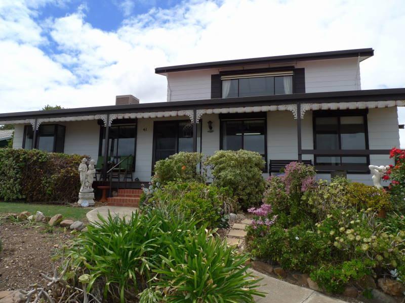 41 Davies Terrace, Port Victoria, SA 5573