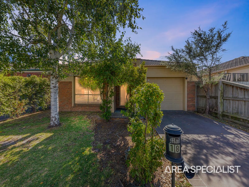 Houses for Sale in Pakenham, VIC 3810