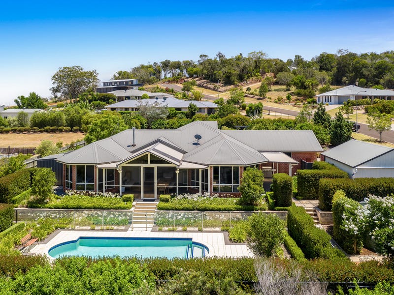 18 Parkway Drive, Highfields, Qld 4352 Property Details