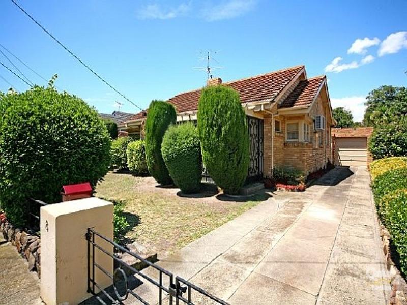 8 Howard Avenue, Ormond, VIC 3204