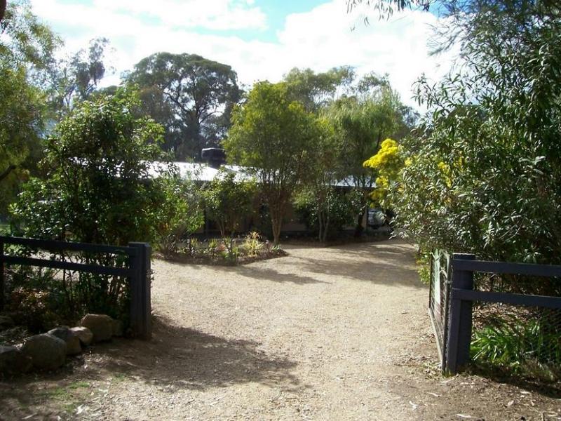 Property 107310169, Glenrowan, Vic 3675 Property Details