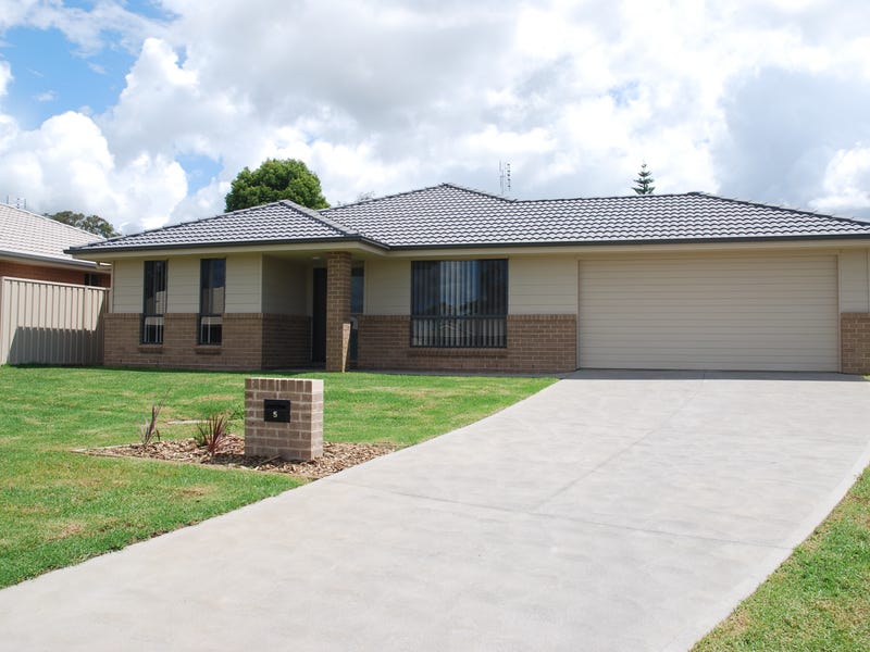 5 Doreen Court, West Nowra, NSW 2541