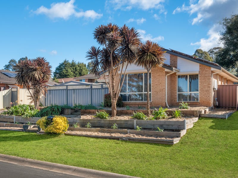 16 Bardolph Avenue, Rosemeadow, NSW 2560 - Property Details