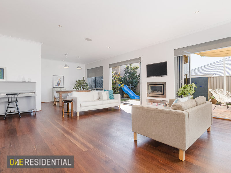 1a Kirkland Place, Melville, WA 6156 Property Details