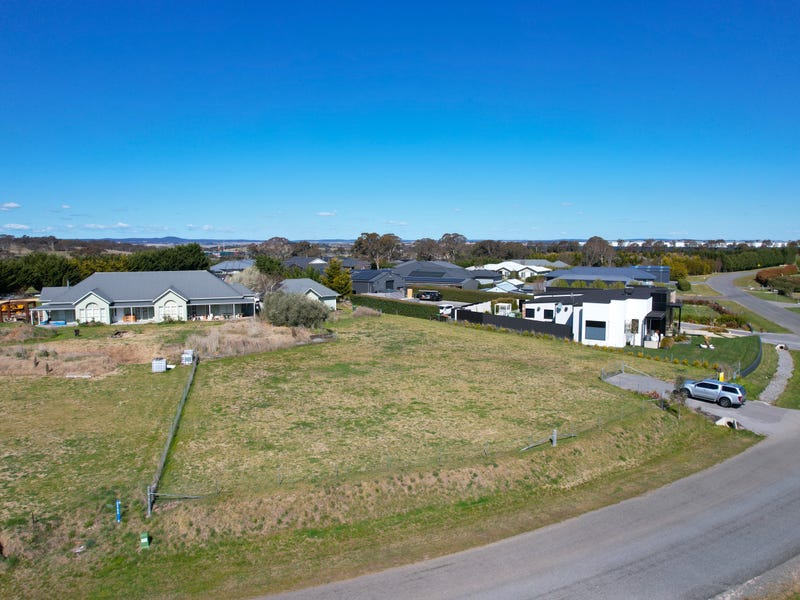 89 Drive, Runowaters, NSW 2580