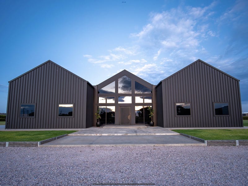 Houses for Sale in Hanwood, NSW 2680 Pg. 2