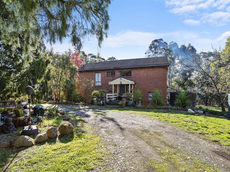 630 Post Office Road, Ross Creek, VIC 3351