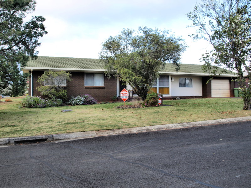1 Risson Street, Wilsonton Heights, QLD 4350 - realestate.com.au