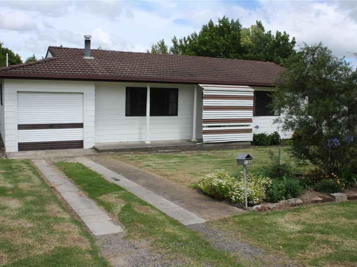 198 Pelham Street, Tenterfield, NSW 2372